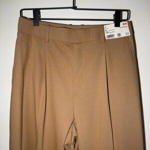 NWT UNIQLO Wide-Fit Pleated Pants - Beige - Size Medium